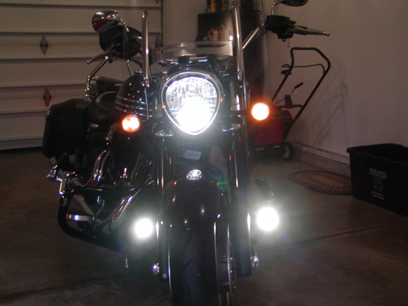motolight-motorcycle-lights-on-yamaha-motorcycle-2
